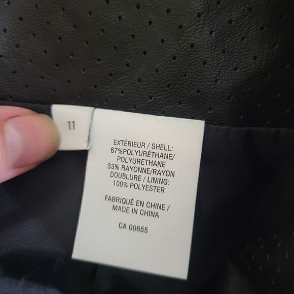 ReitmansāblackāperforatedāpleatherĀ pencilāskirt - Picture 6 of 6